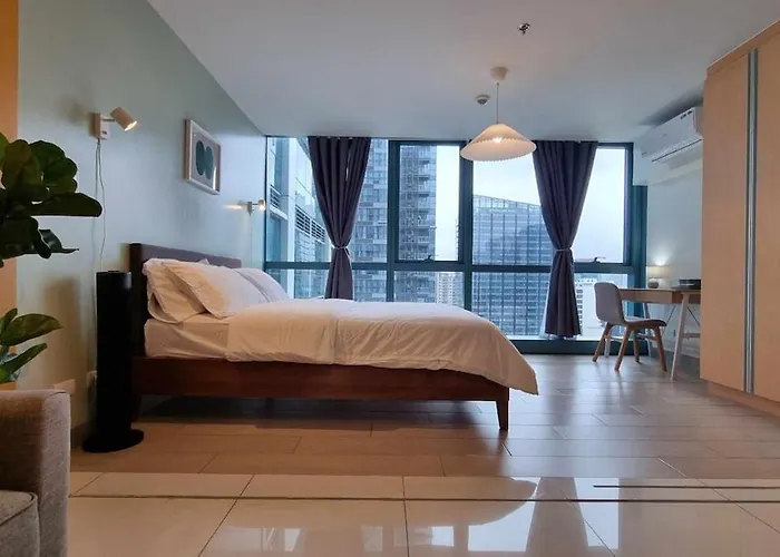 New! Warm 1-br In Uptown Bgc With Views Manila