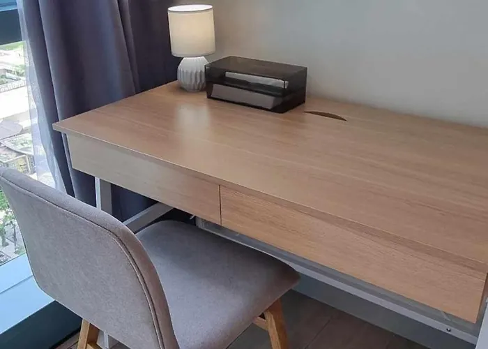 New! Warm 1-br In Uptown Bgc With Views Apartamento Manila