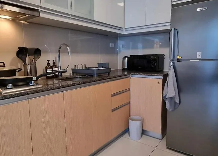 New! Warm 1-br In Uptown Bgc With Views