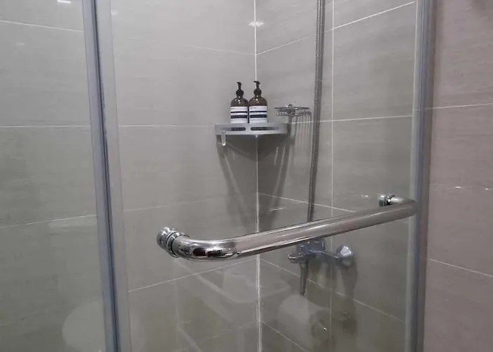 New! Warm 1-br In Uptown Bgc With Views Manila